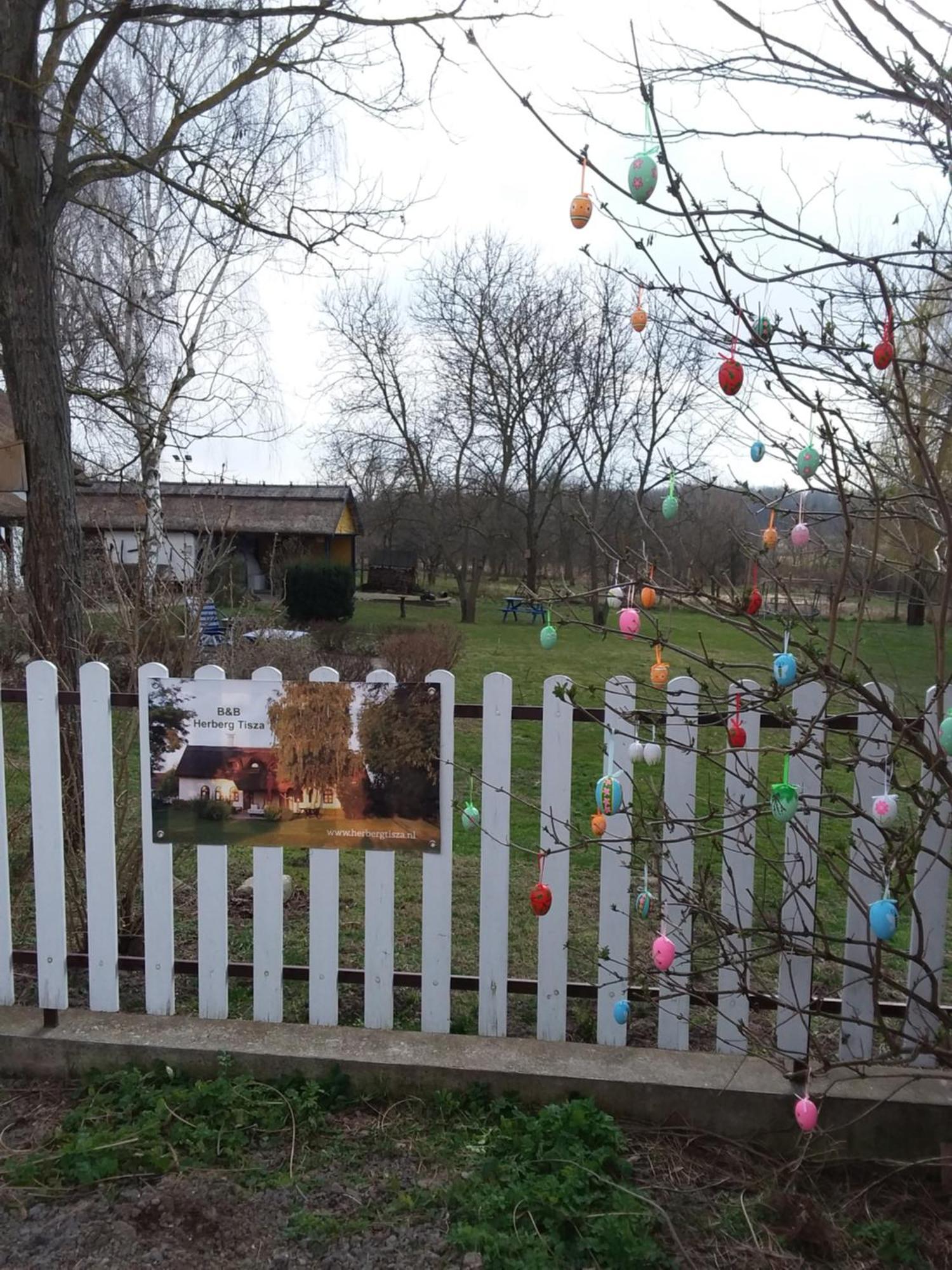 Herberg Tisza Tiszabábolna Esterno foto